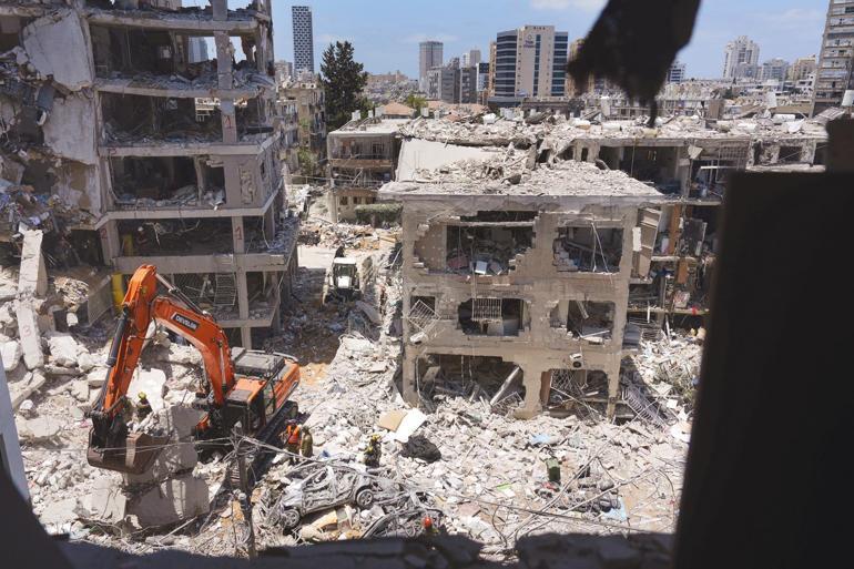 Bat Yam Kentindeki İsrail Füzesi